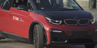 TIM, Ericsson e Comune di Torino presentano la prima auto a guida remota con il 5G
