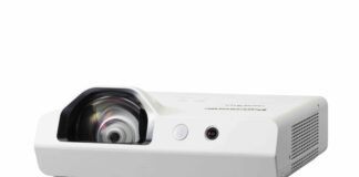 Panasonic presenta nuovi proiettori a lampada a lunga durata per education e corporate
