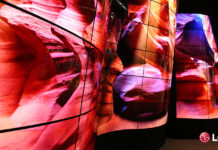 LG annuncia i display OLED Open Frame a curvatura regolabile della serie 55EF5E