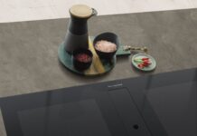 KitchenAid lancia il nuovo piano a induzione con cappa integrata