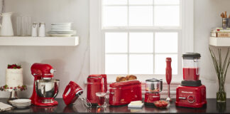 KitchenAid celebra 100 anni con la nuova collezione Regina di Cuori e la Macchina per il Sottovuoto da 14 cm
