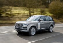 Più performance e raffinatezza con il sei cilindri in linea Mild Hybrid della nuova Range Rover Sport HST