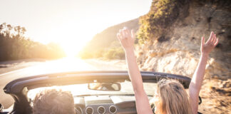 Gli italiani preferiscono spostarsi in automobile anche in vacanza