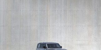 La nuova Land Rover Defender fa il suo debutto a Francoforte