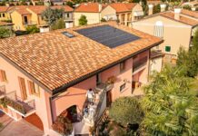 Prima installazione al mondo dei pannelli fotovoltaici Alpha di REC Group