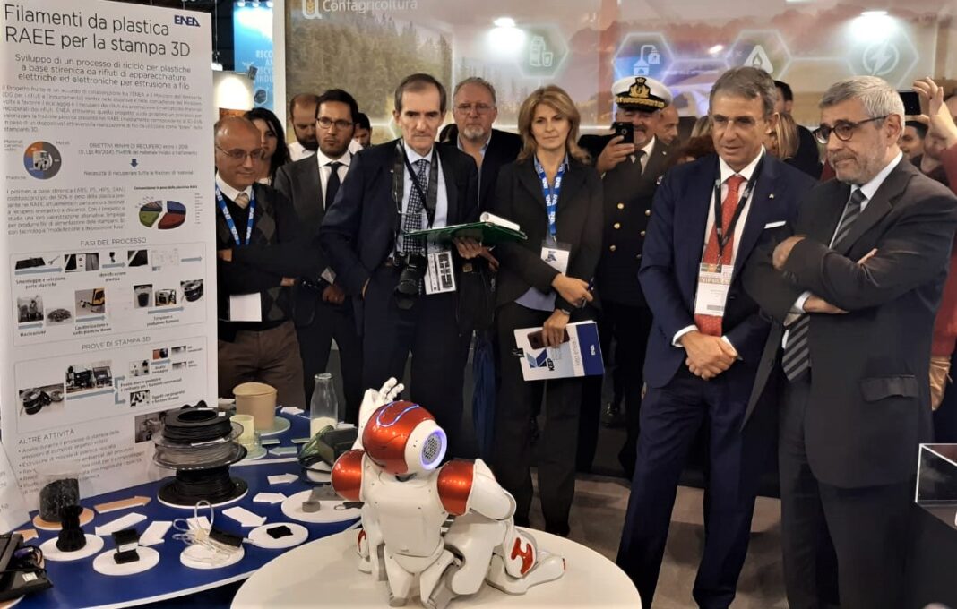 Ministro Costa con NAO ENEA (Ecomondo 2019)