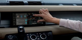 Nuova Land Rover Defender presenta al CES 2020 la prima connettività al mondo Dual eSim