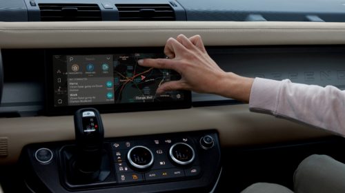 Nuova Land Rover Defender presenta al CES 2020 la prima connettività al mondo Dual eSim