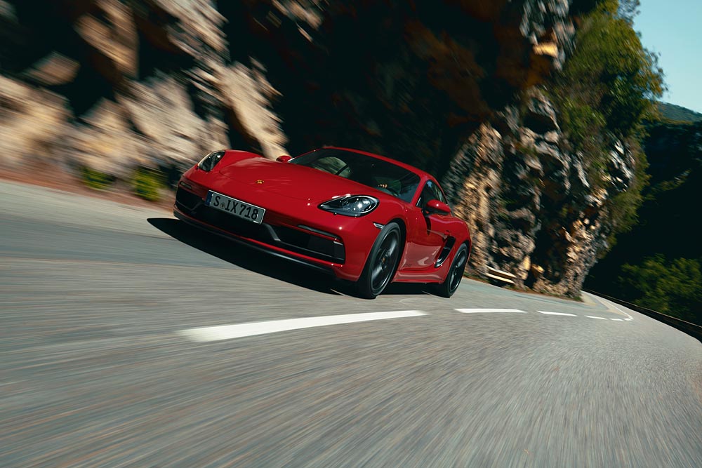 porsche-The-new-718-GTS-4-0-models-driving-pleasure-for-all-the-senses