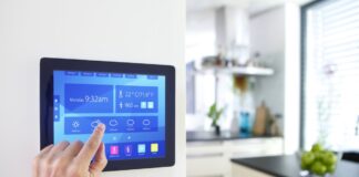 La smart home semplifica la vita agli italiani