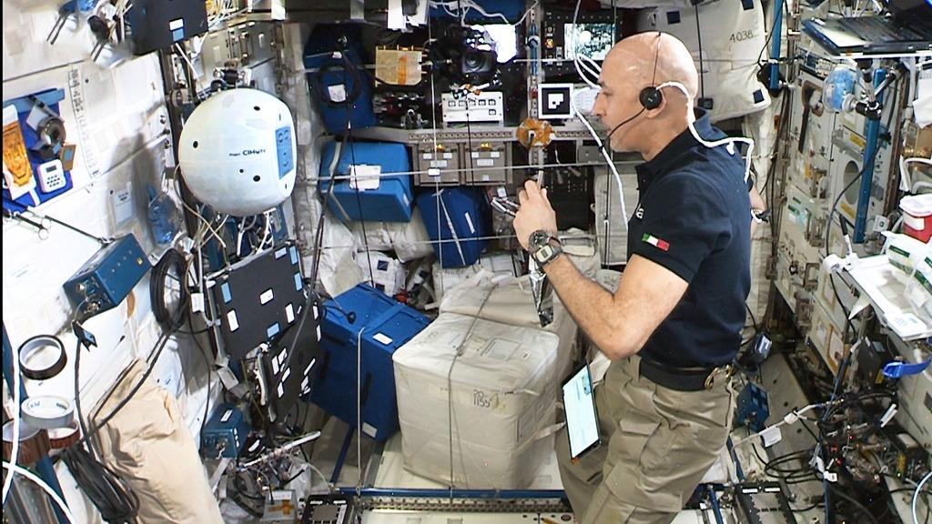 Picture-Cimon2&LucaParmitano-Copyright-NASA-ESA