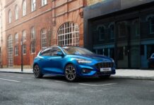 Ford introduce una versione elettrificata anche per Focus