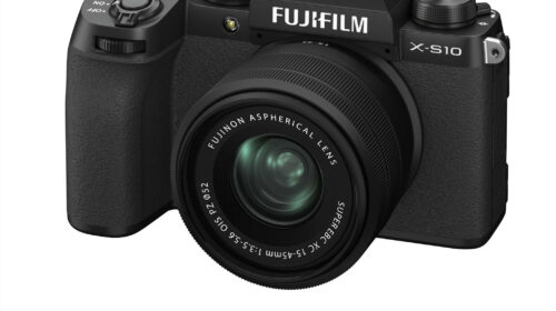 FUJIFILM presenta la nuova mirrorless piccola e compatta X-S10