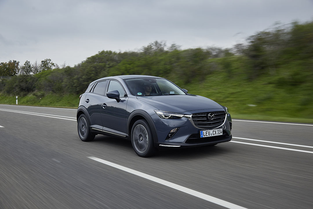 Stile rinnovato e nuove tecnologie per la city crossover Mazda