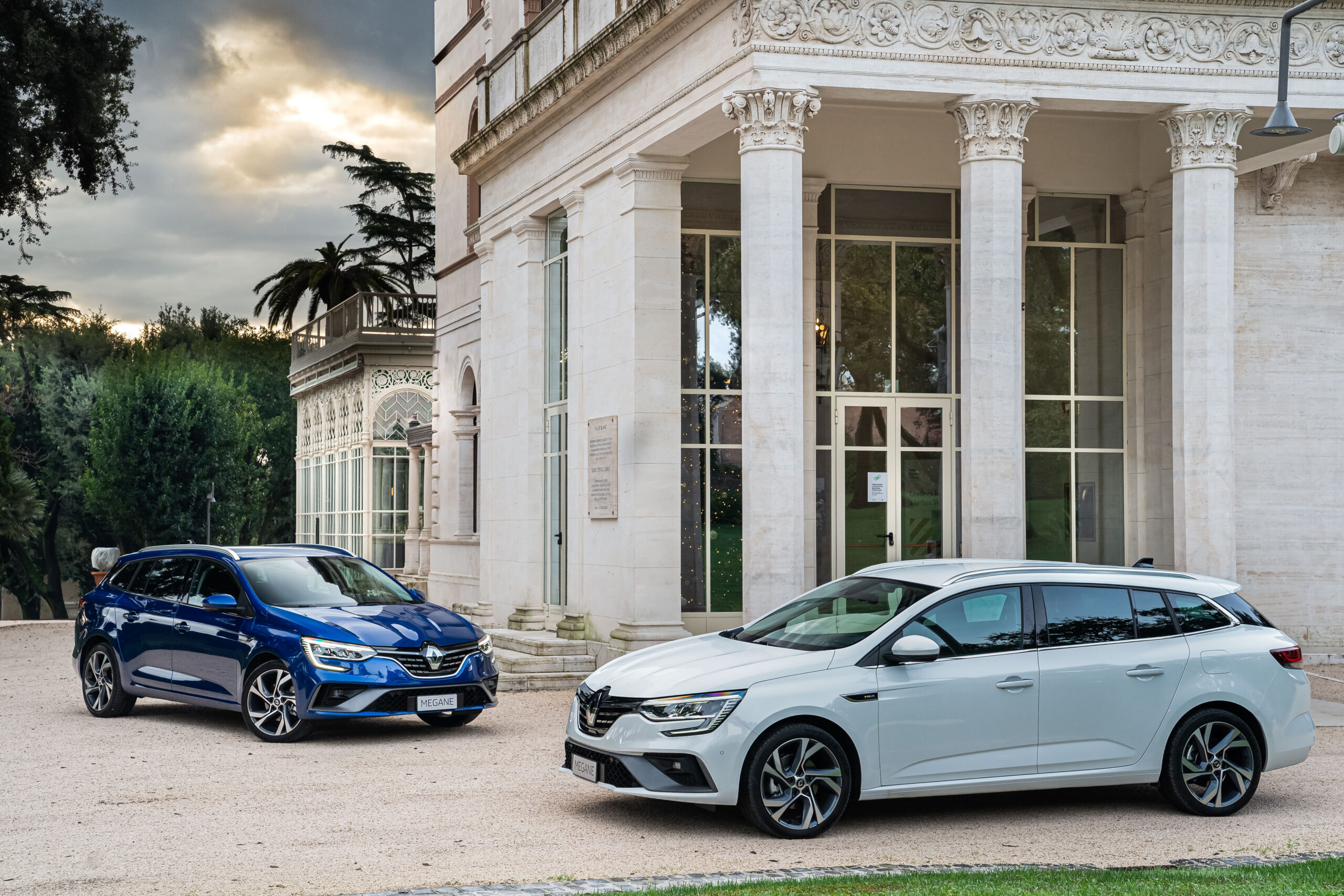 Nuova Renault Megane Sporter E-Tech Plug-in Hybrid