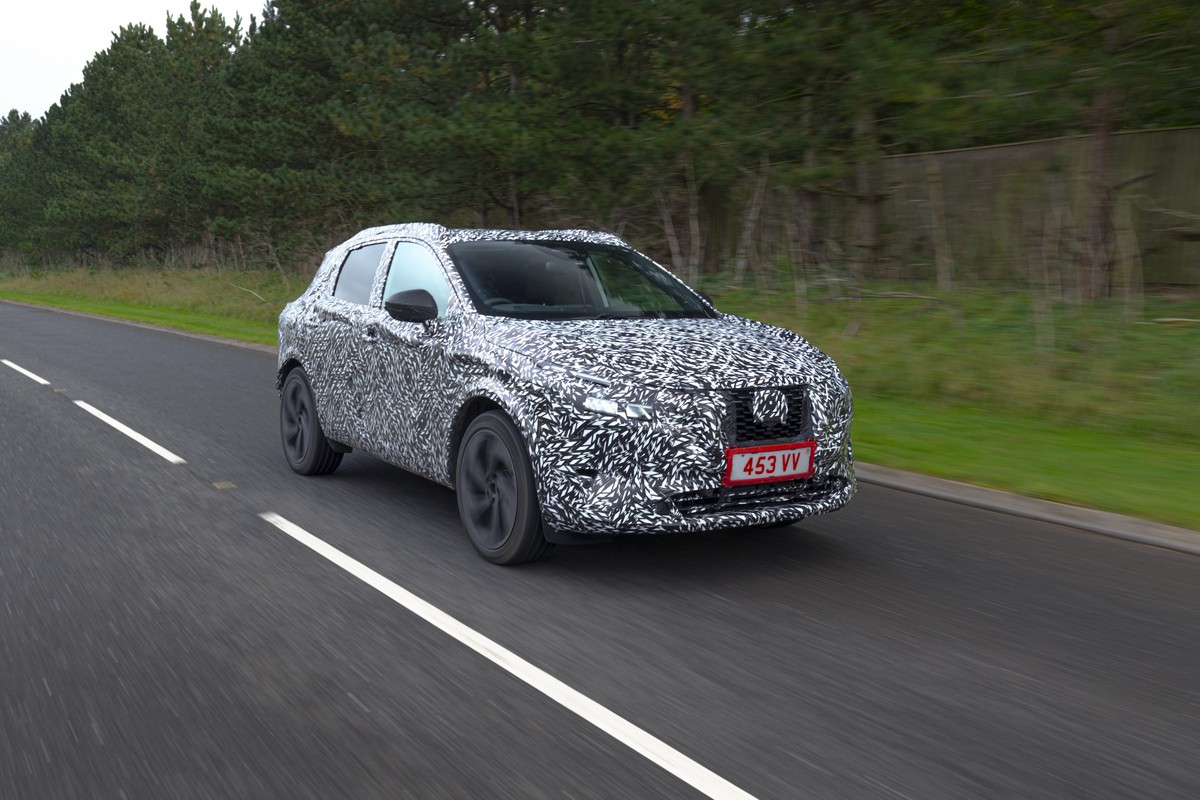 Nuovo Nissan Qashqai con nuovi propulsori elettrificati accelera verso il futuro