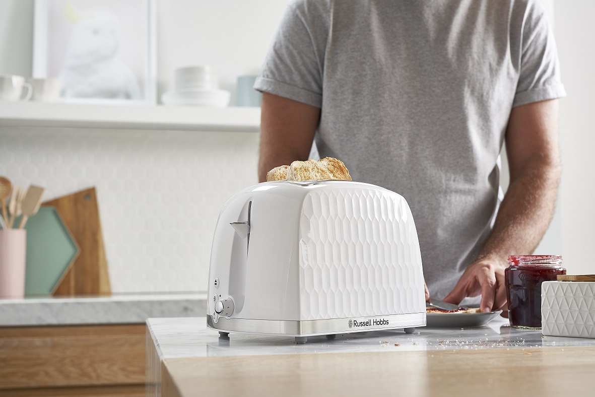 Russell Hobbs lancia la nuova linea dedicata al breakfast Honeycomb