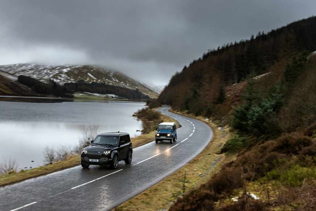 Land Rover amplia la gamma Defender con la nuova Defender V8 ed esclusive edizioni speciali