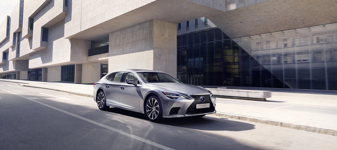 Miglioramento delle performance nella nuova Lexus LS