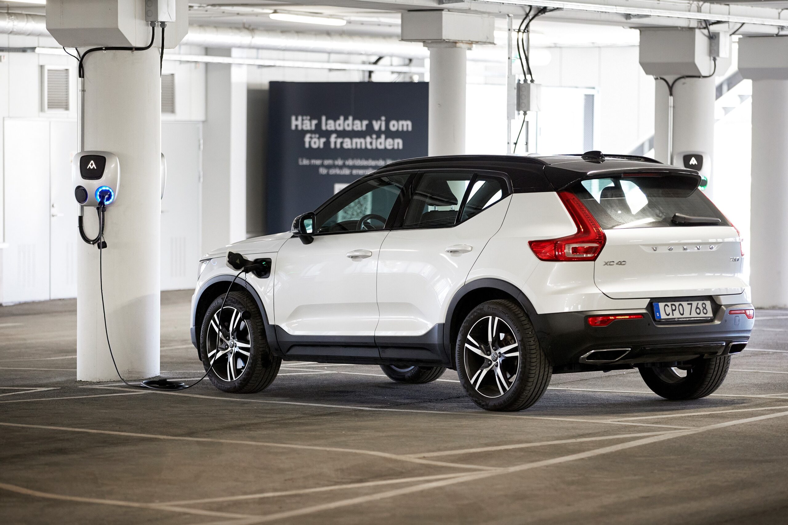 Volvo Cars punta a ridurre le emissioni di CO2 e al risparmio con il business circolare