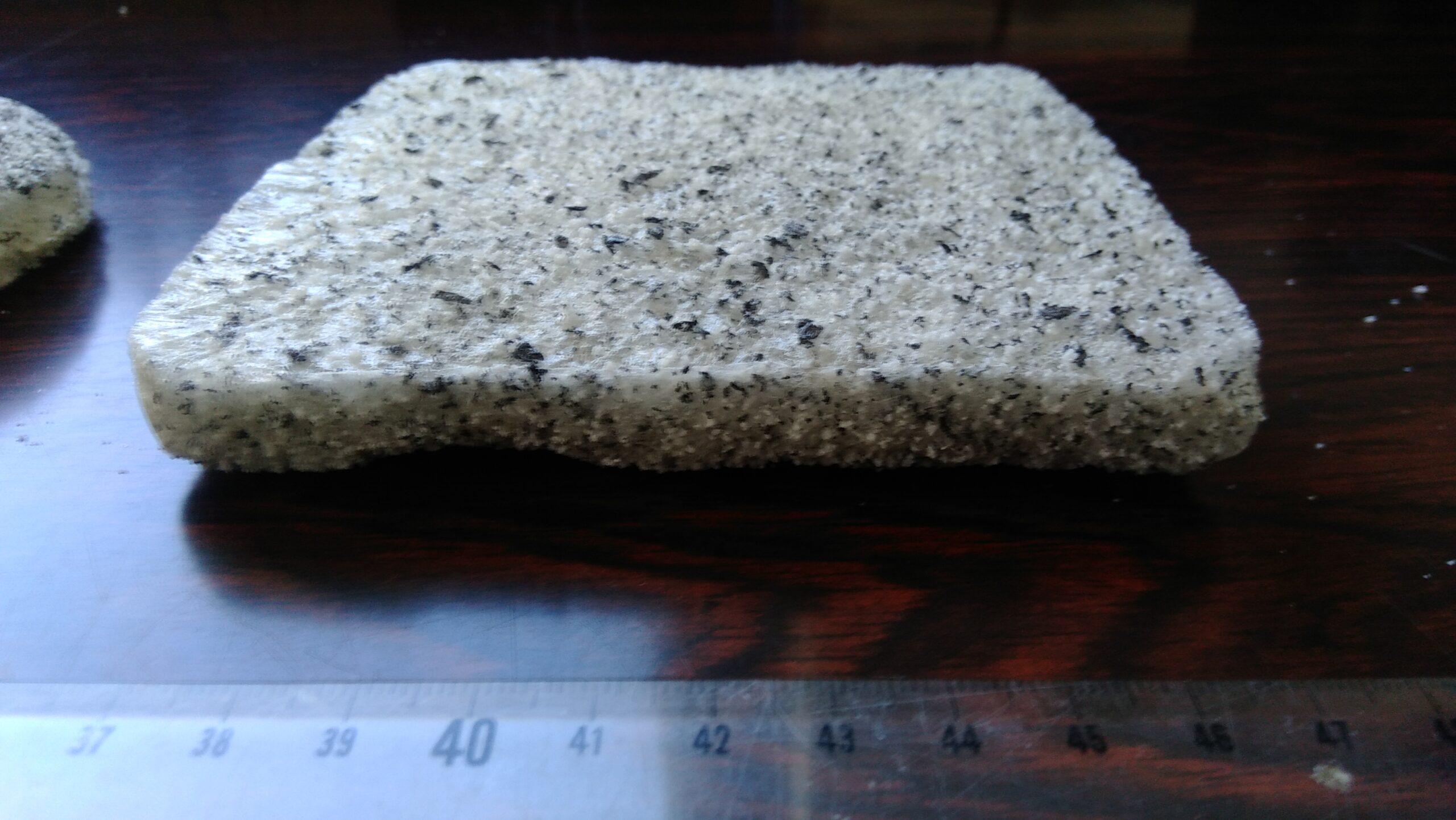 Dagli scarti delle microplastiche un nuovo materiale per l’edilizia “green”