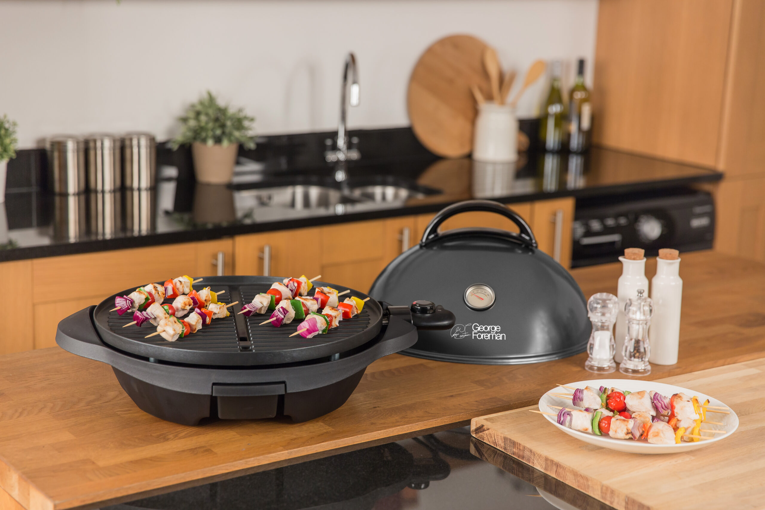 Da George Foreman il nuovo grill BBQ 22460-56