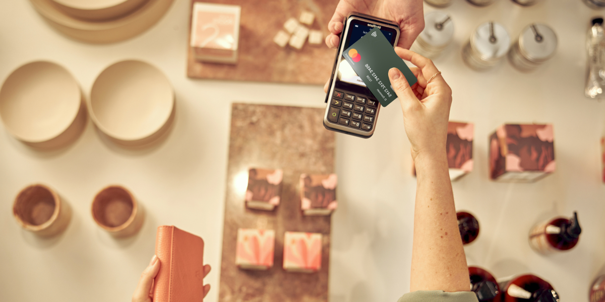 In Italia i pagamenti cashless superano il contante e accelerano