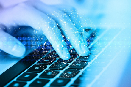 Solo metà degli italiani ha dimestichezza col web