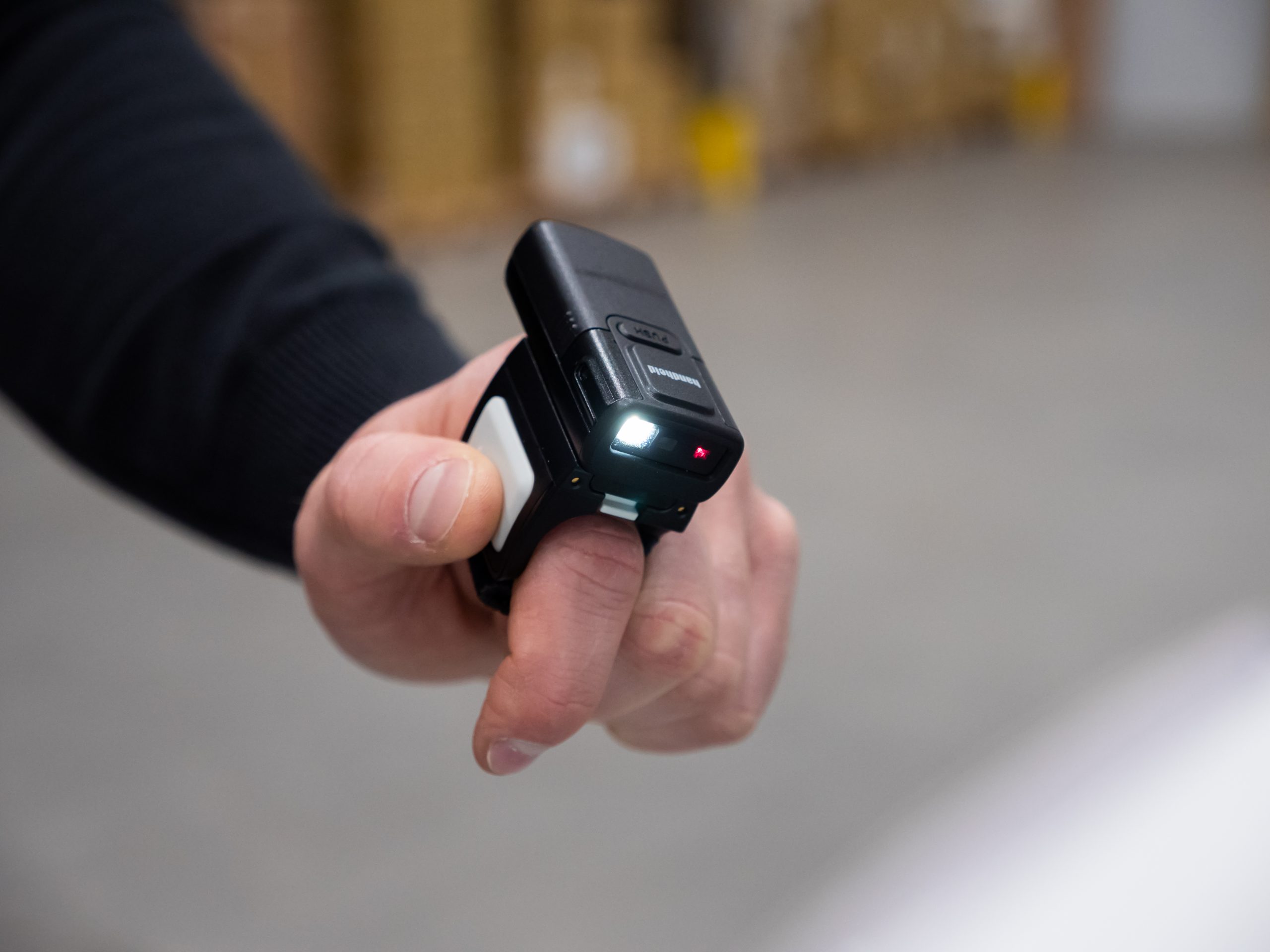handheld-rs60-ring-scanner-trigger