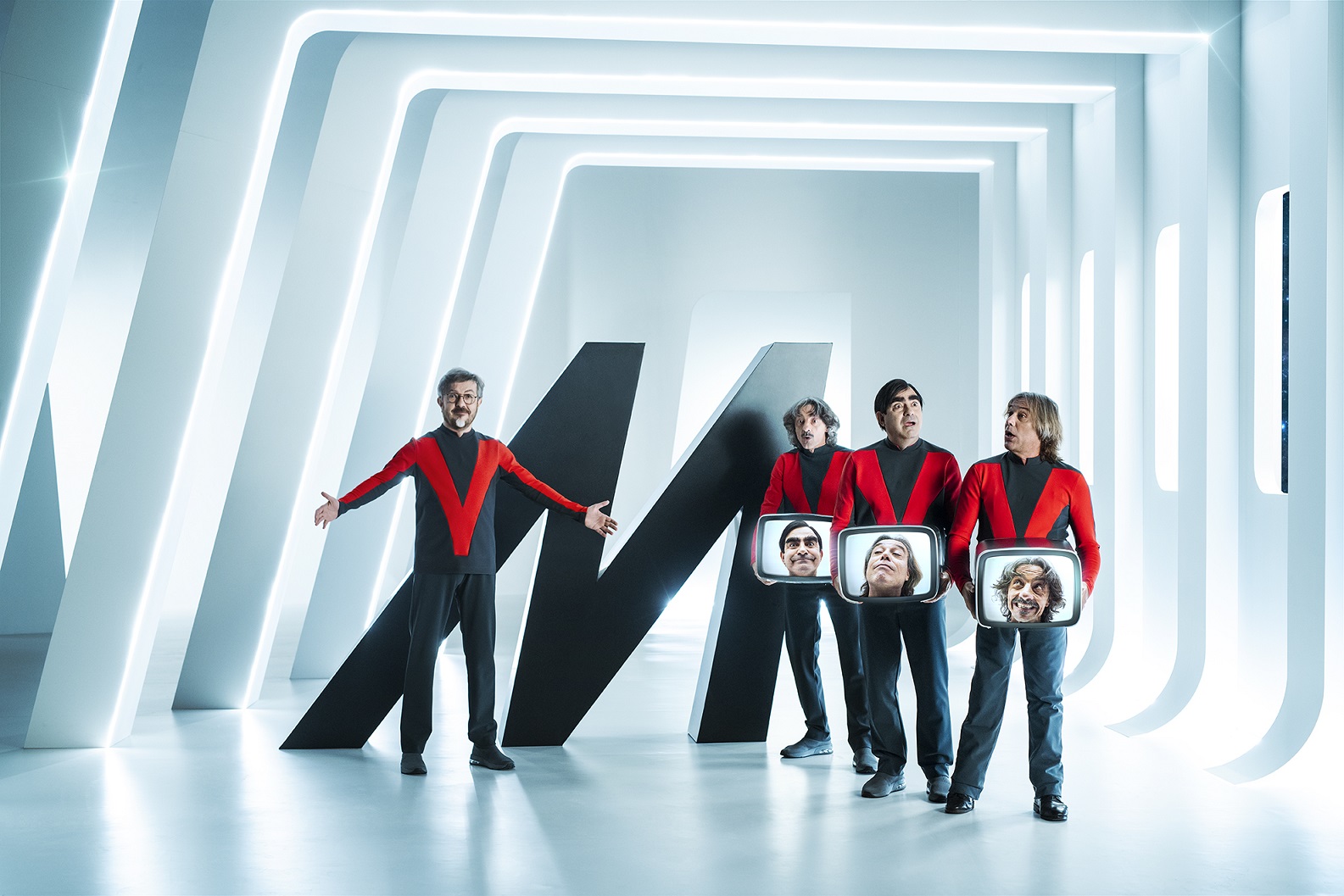MediaWorld: al via la nuova campagna per il Black Friday 2021 con Elio e le Storie Tese