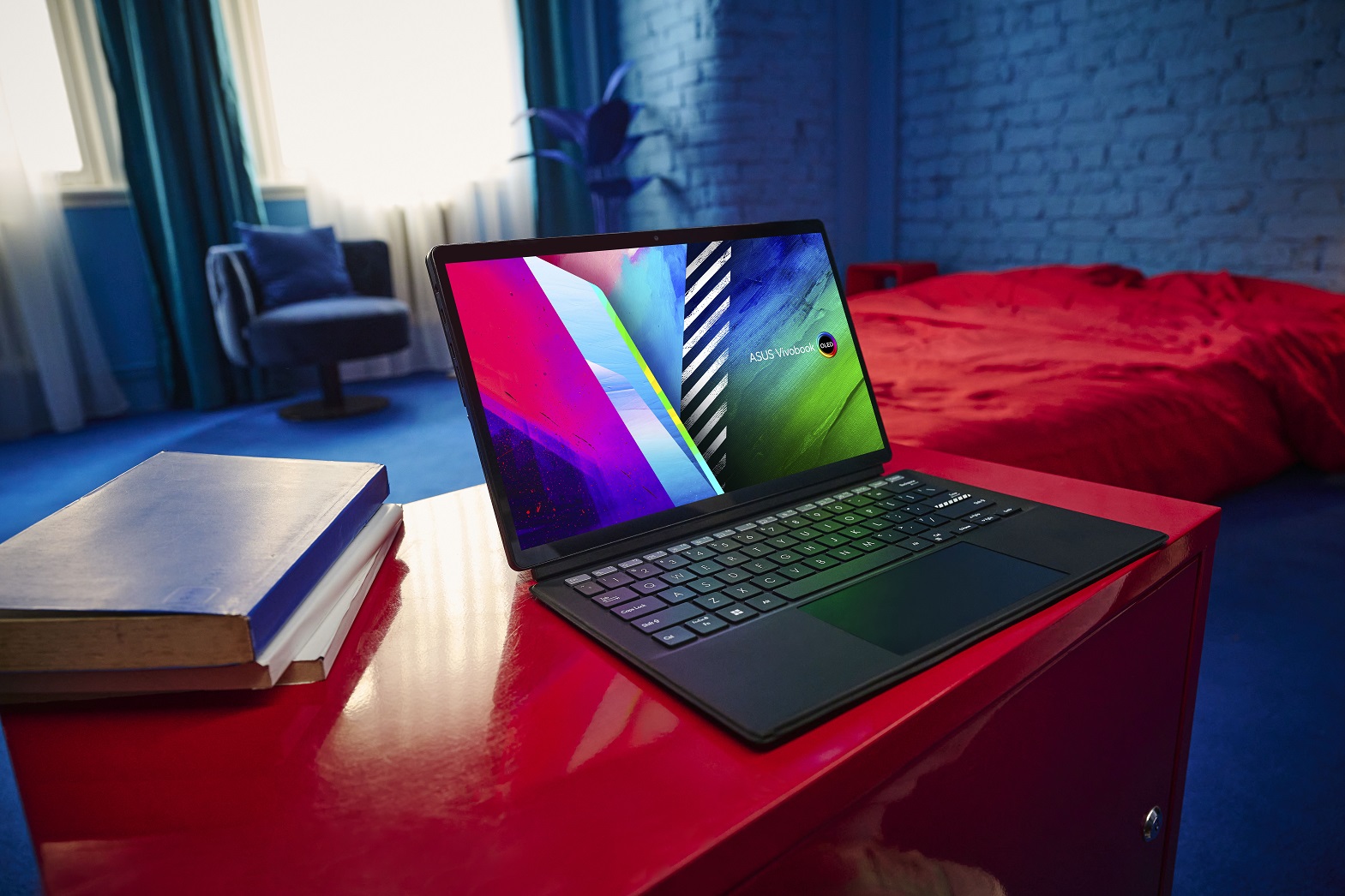 ASUS presenta il nuovo VivoBook 13 Slate OLED