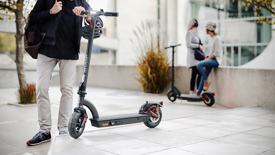 Sharp annuncia i suoi nuovi monopattini elettrici