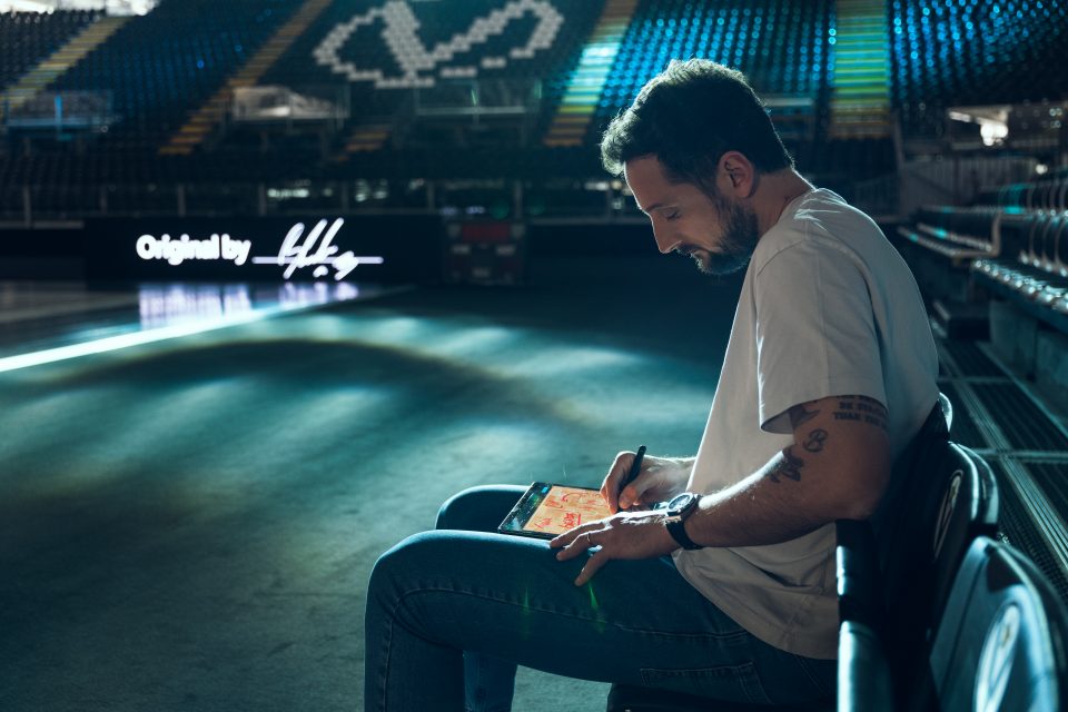 Microsoft presenta in Italia la campagna internazionale Original by design con protagonista Surface Pro 8