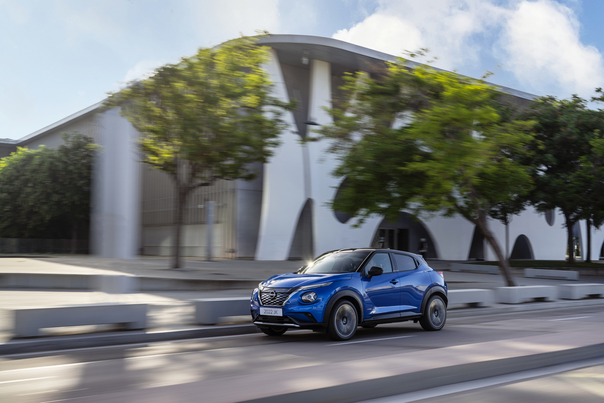 Nissan JUKE Hybrid debutta sulle strade italiane