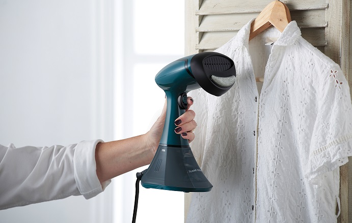 Russell Hobbs amplia la gamma degli stiratori verticali