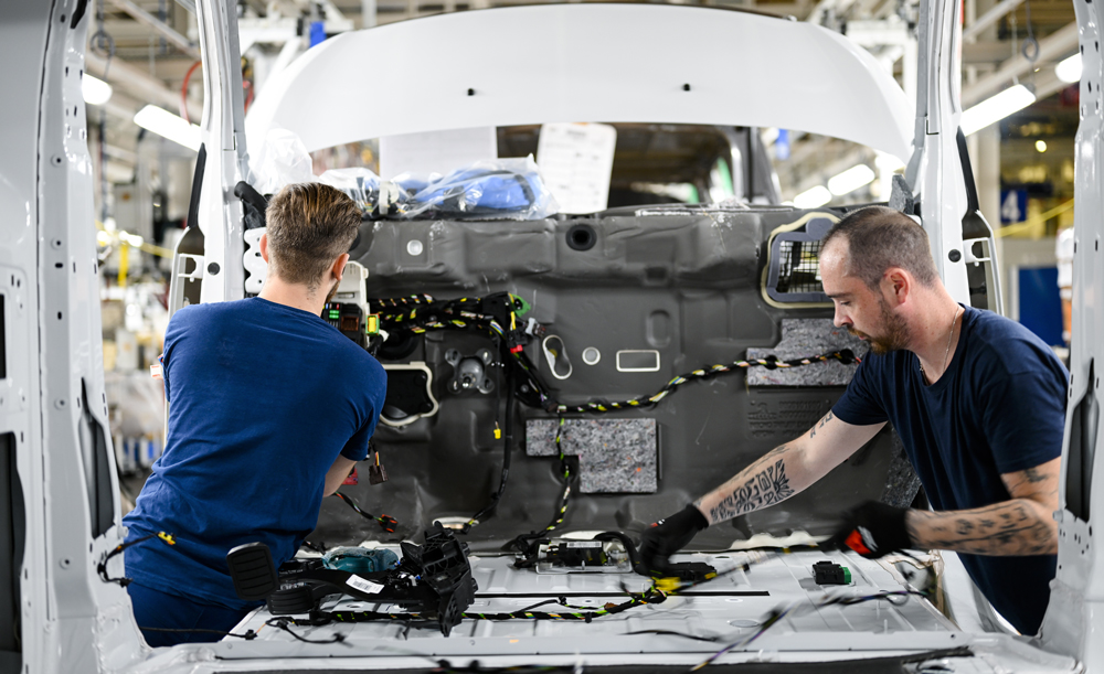 Stellantis Hordain: il primo stabilimento a produrre veicoli commerciali a idrogeno, elettrici e termici