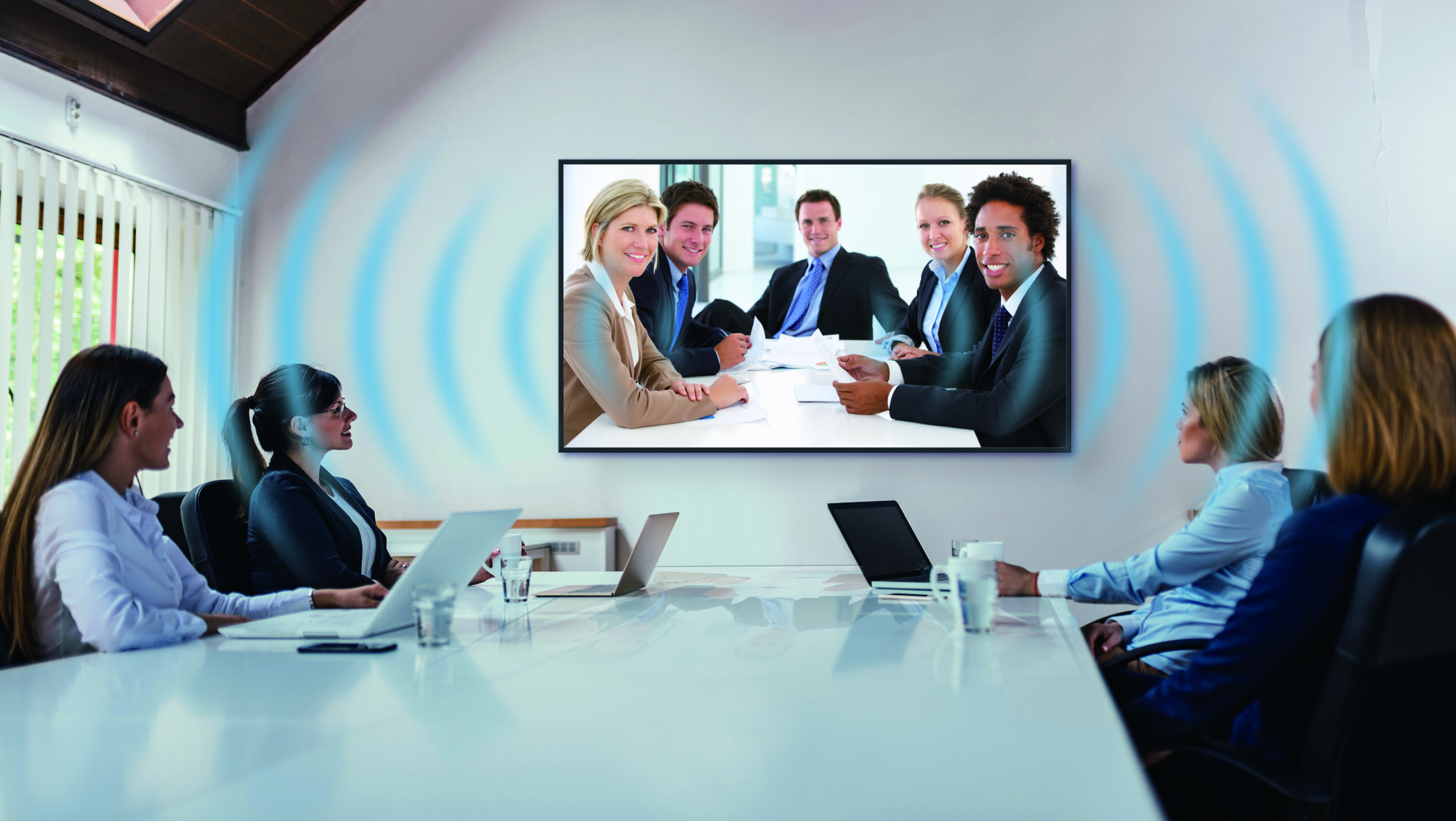 Panasonic presenta due serie di display LCD professionali 4K di nuova generazione
