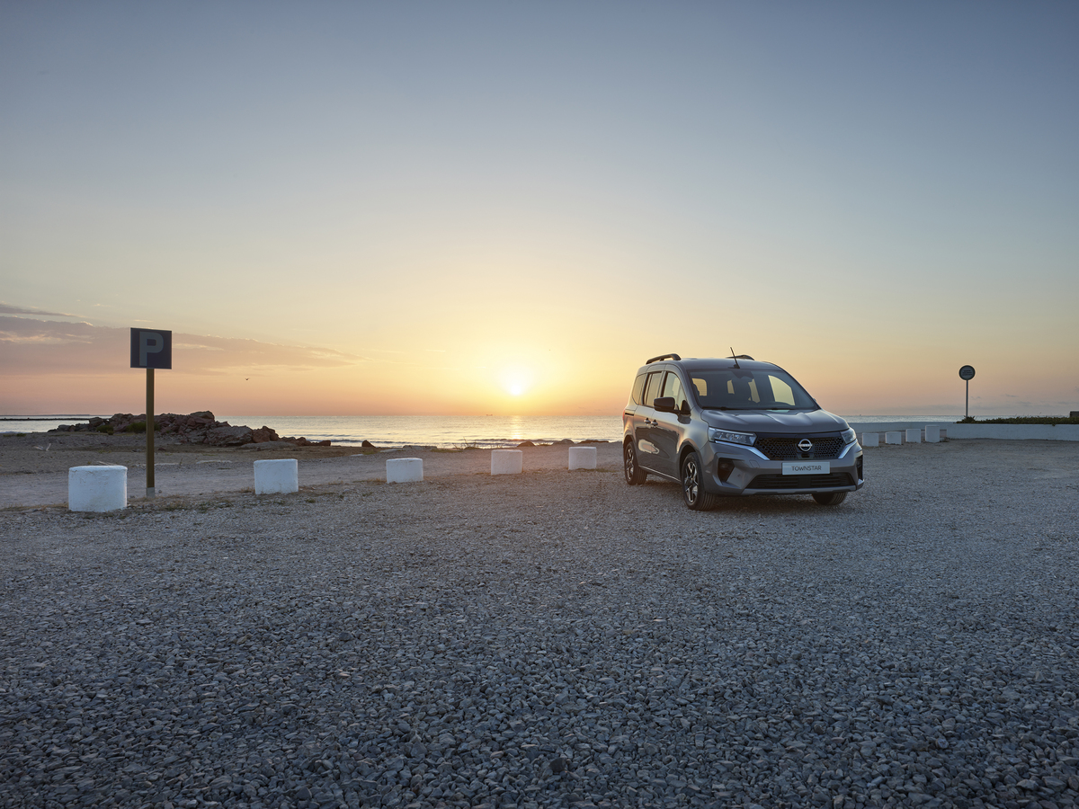 Nissan Townstar 100% elettrico arriva anche in versione Combi
