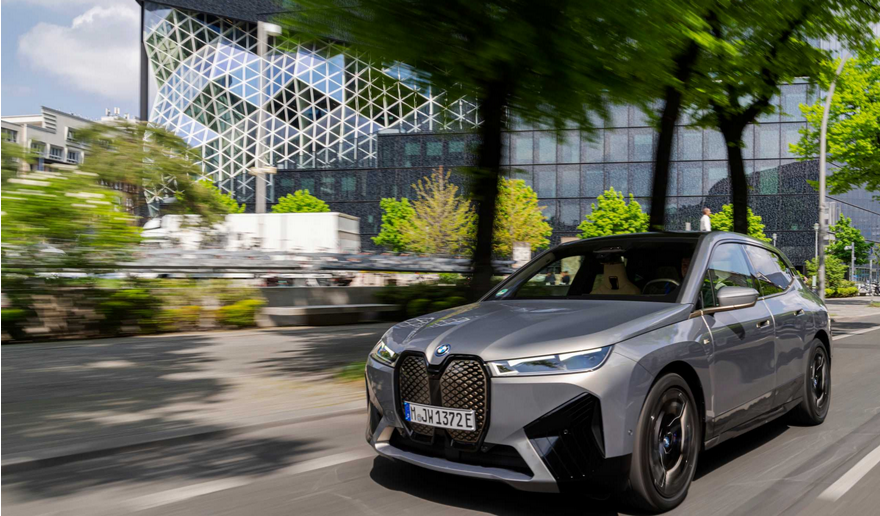 Le vendite di veicoli elettrici di BMW sono di nuovo più che raddoppiate nel primo trimestre