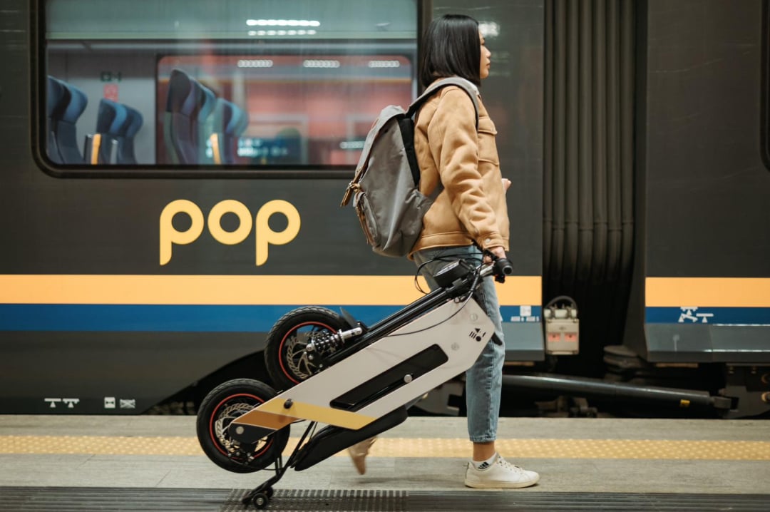TOM: il ciclomotore “trolley” trasportabile a firma Reinova e ToMove