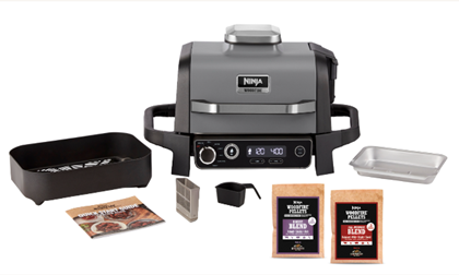 Ninja lancia il nuovo Barbecue elettrico Woodfire con affumicatore