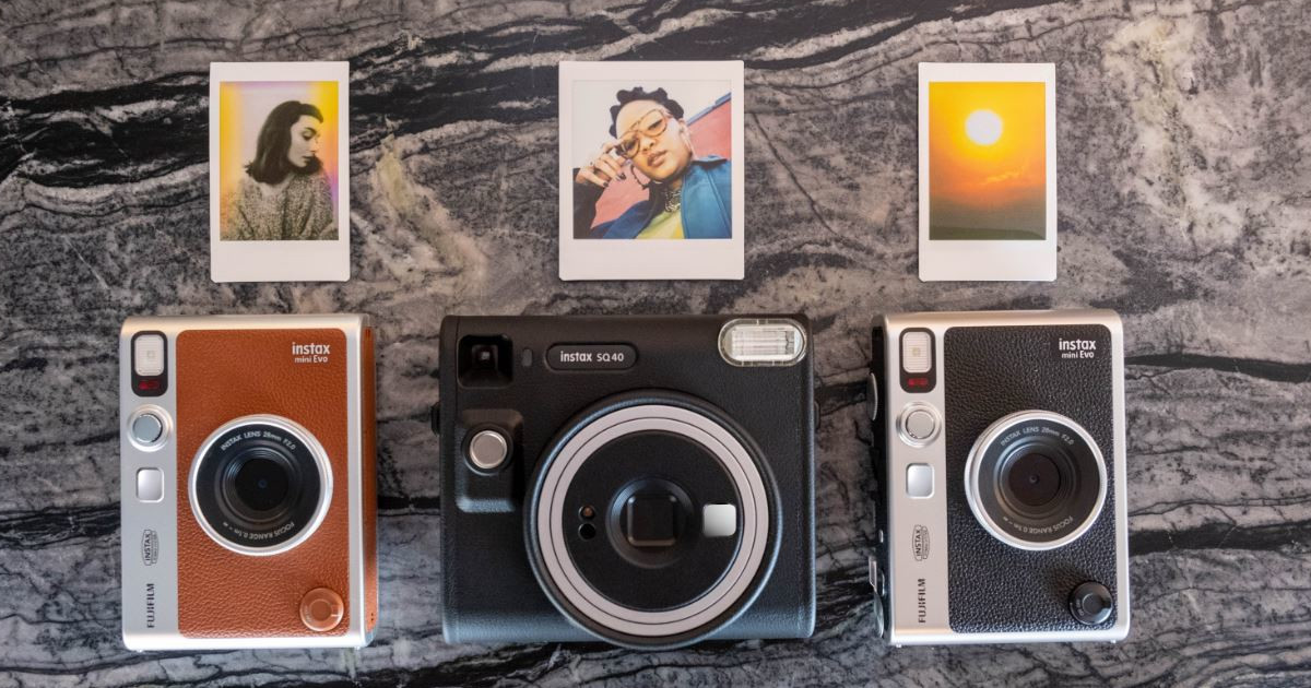 INSTAX mini Evo si tinge di un nuovo colore più classico