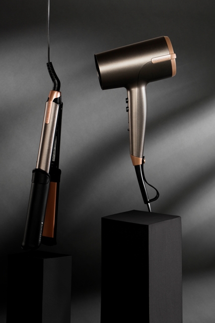 Q423-D6077-S6077-Remington ONE Dry & Style Dryer-Remington ONE Straight & Curl Styler-Creative Flat Lay-No Flare