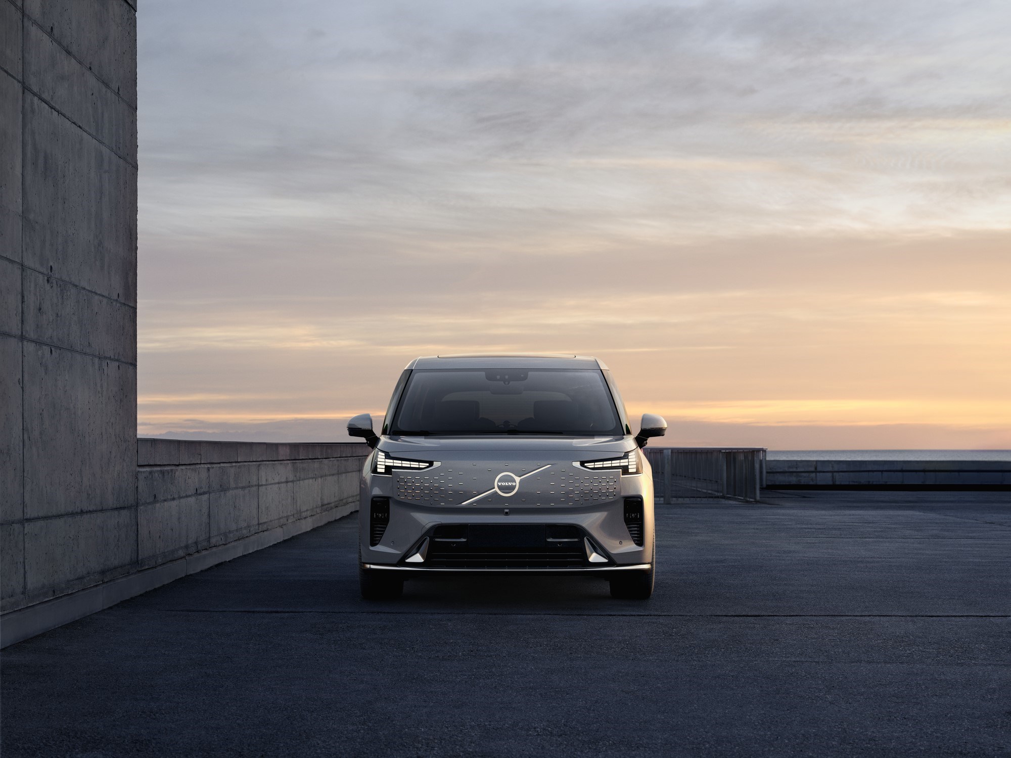 Il nuovo monovolume premium EM90 completamente elettrico amplia ulteriormente il portafoglio di Volvo Cars