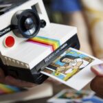 Il Gruppo LEGO e Polaroid lanciano il nuovo set LEGO IDEAS: Fotocamera Polaroid OneStep SX-70