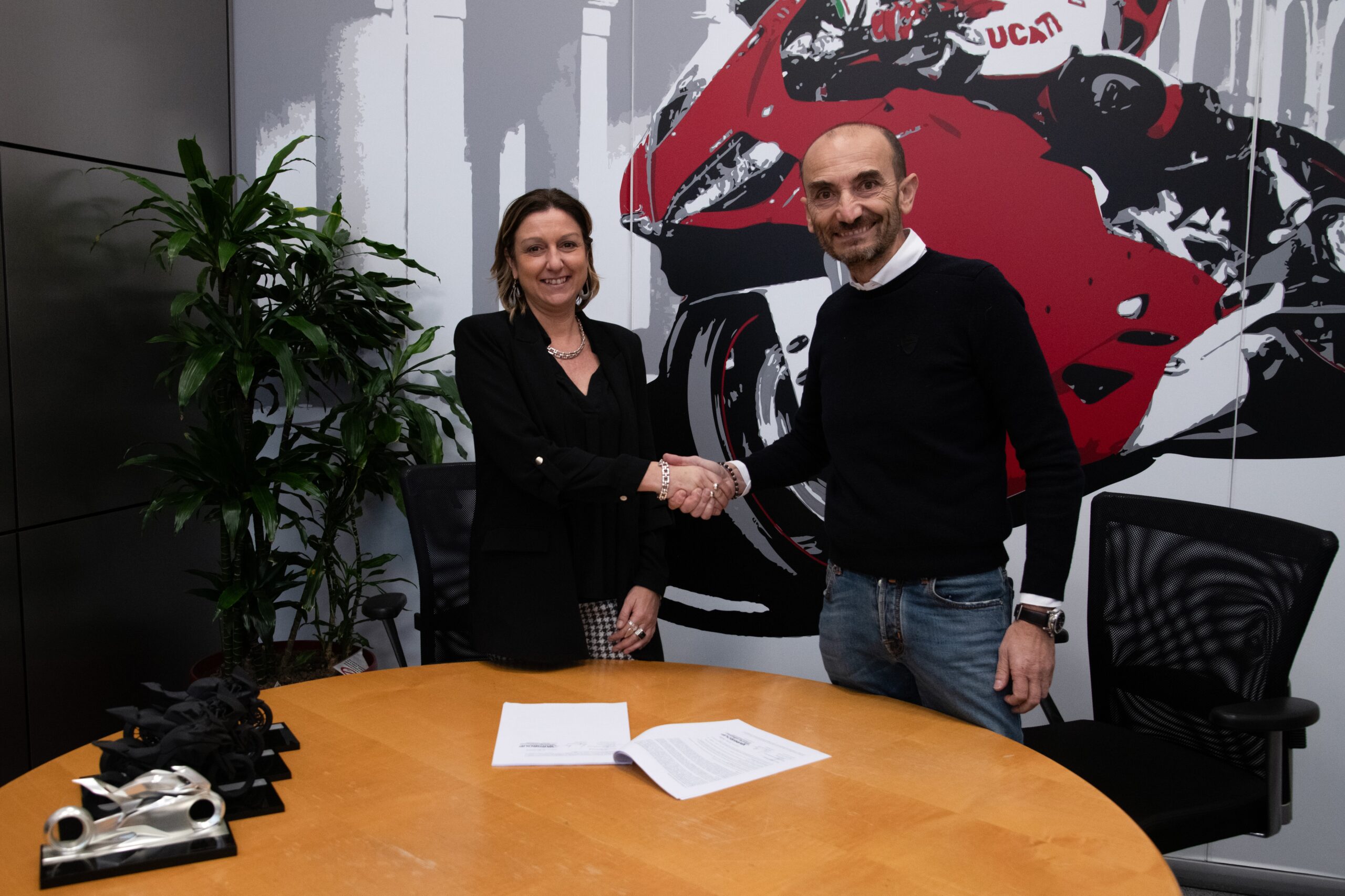 Ducati Corse e Var Group insieme sulle piste anche nel triennio 2024-2026