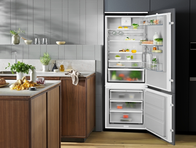 Electrolux amplia la gamma di frigocongelatori in plastica riciclata con 13 nuovi modelli