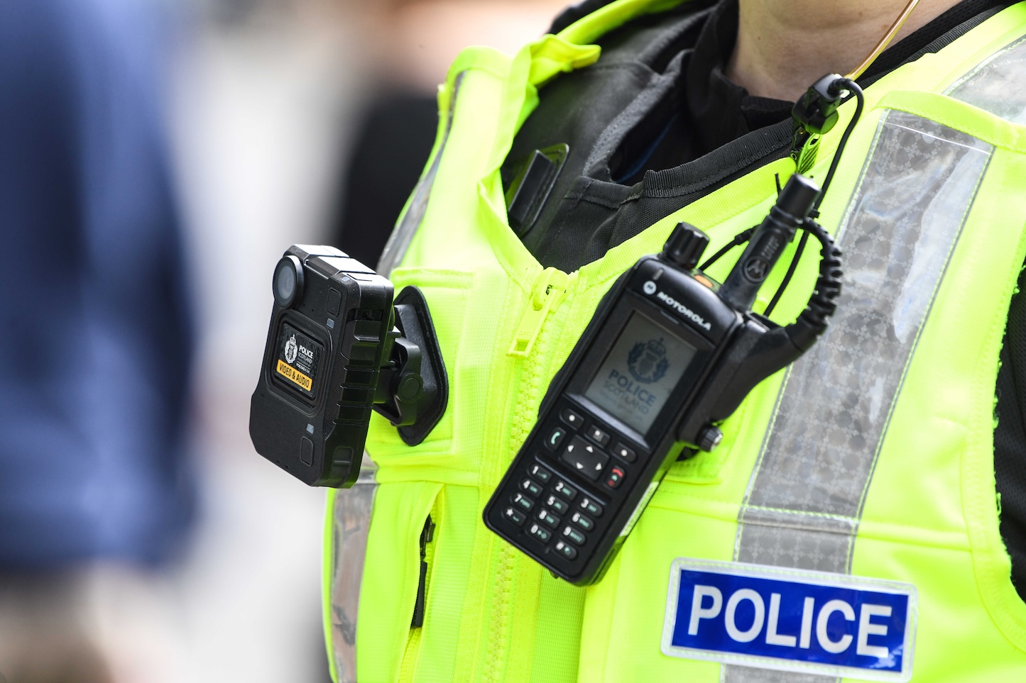 La Polizia Scozzese equipaggia i propri agenti in prima linea con la videocamera indossabile VB400 di Motorola Solutions