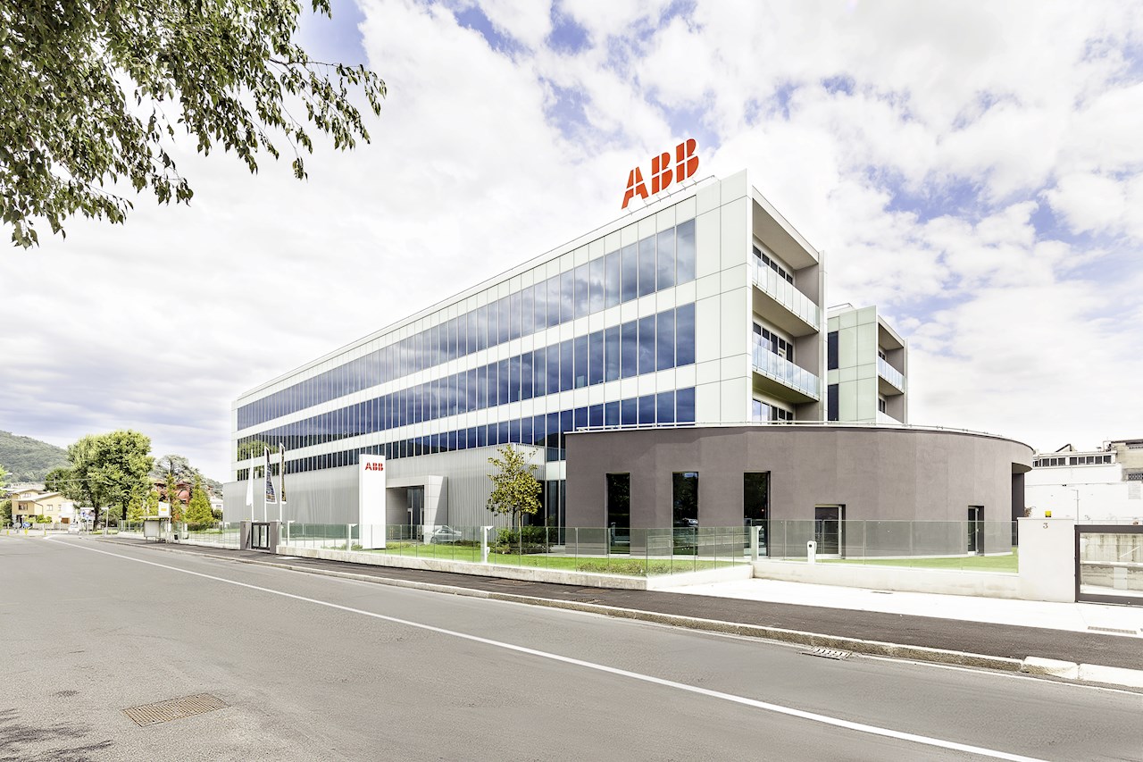 ABB celebra il 90° anniversario del marchio SACE