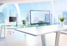 EIZO presenta il monitor desktop FlexScan FLT